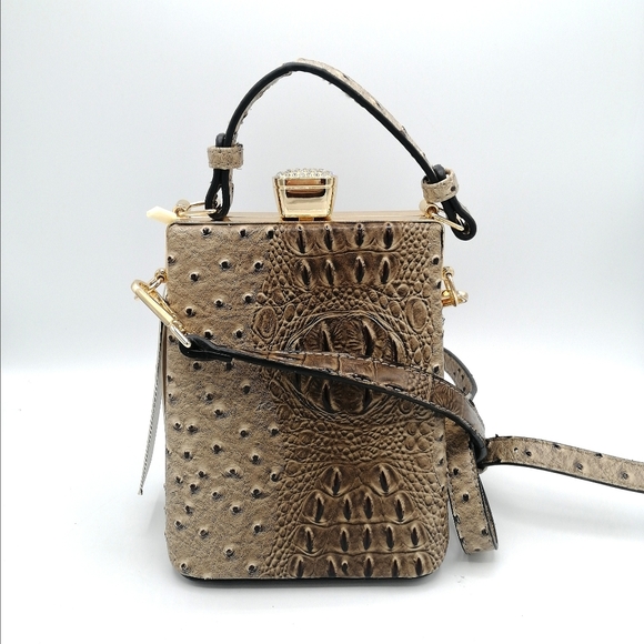 Isabelle Bags Nwt Isabelle Vegan Leather Purse Poshmark